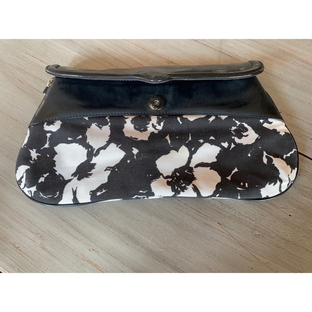 White House Black Market Floral Clutch Black White Rose Wristlet Bag - Picture 3 of 7